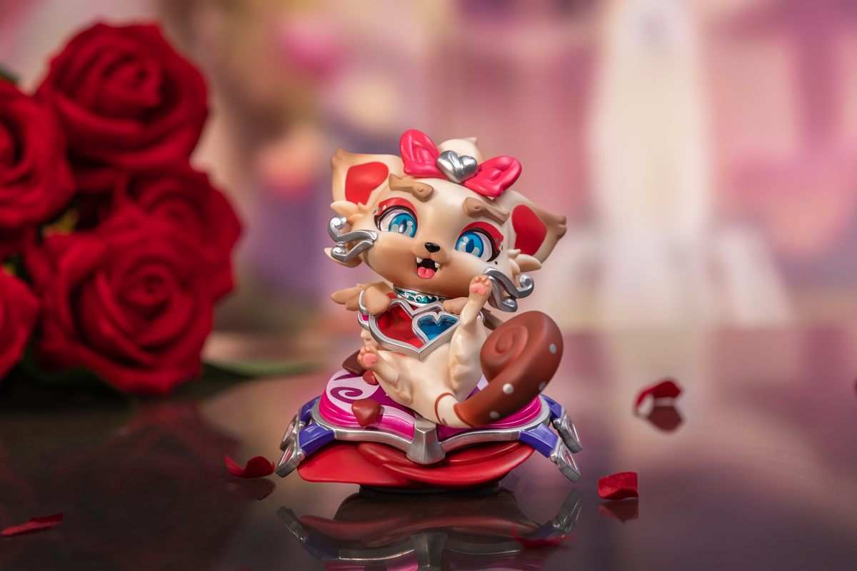 Love Hunter Yuumi (Ruby Chroma) Figure